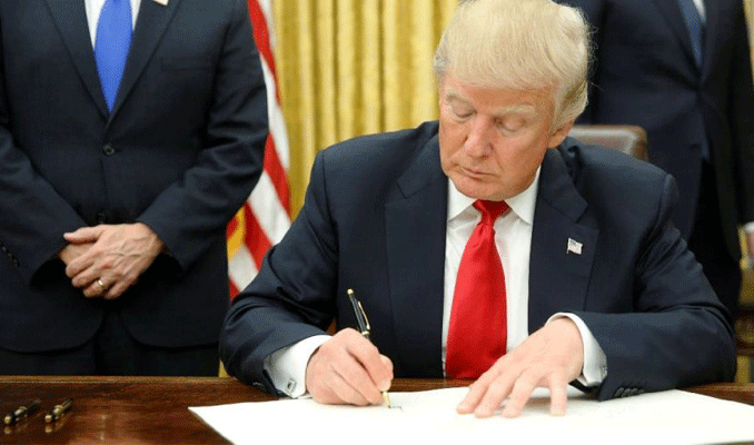 Trump beklenen imzayı attı