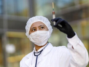 AB BioNTech-Pfizer aşısından 100 milyon doz daha alacak