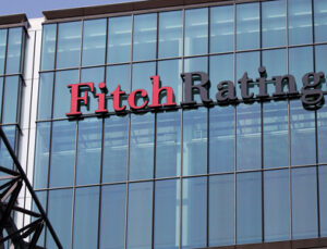 Fitch 4 Türk bankasının notunu düşürdü