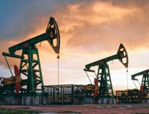 Brent petrol yüzde 4’ten fazla geriledi