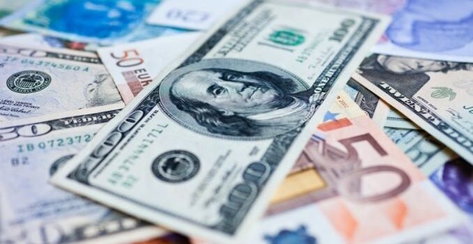 Dolar, euro, sterlin rekor üstüne rekor kırıyor