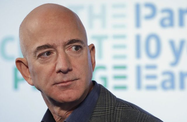 Jeff Bezos, dünyanın en zengini ünvanını Elon Musk’tan geri aldı