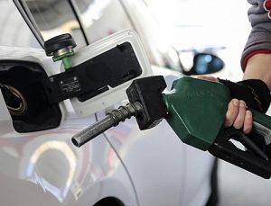 AB benzinli ve dizel otomobilleri yasaklama oylamasını erteledi