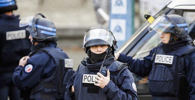 Fransa’da 5 bankaya polis baskını!