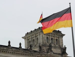 Alman hükümeti bütçe krizini aşmak için 2023 ek bütçe taslağını kabul etti