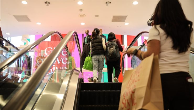 ABD’liler, “Efsane Cuma”da 9,8 milyar dolarlık rekor harcama yaptı