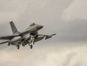 Danimarka, Ukrayna’ya F-16 teslimatını erteledi