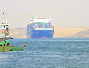 Süveyş Kanalı’ndan geçişler son iki ayda yüzde 42 azaldı
