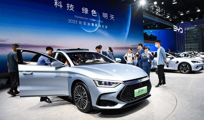 Çin’de otomobil ihracatı artarken ülke içindeki satışlar azaldı
